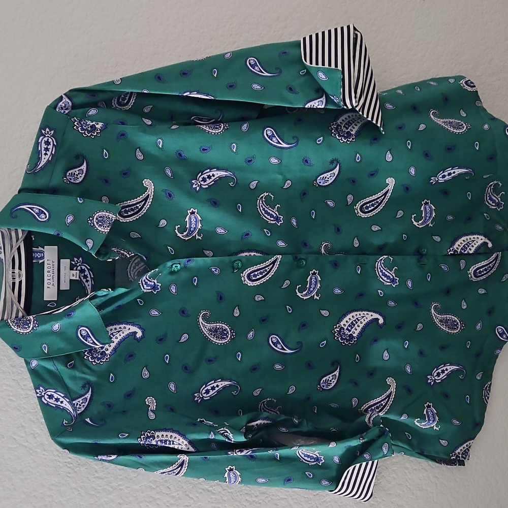 Foxcroft for Appleseed's SZ 8P Green Paisley Button Down Shirt